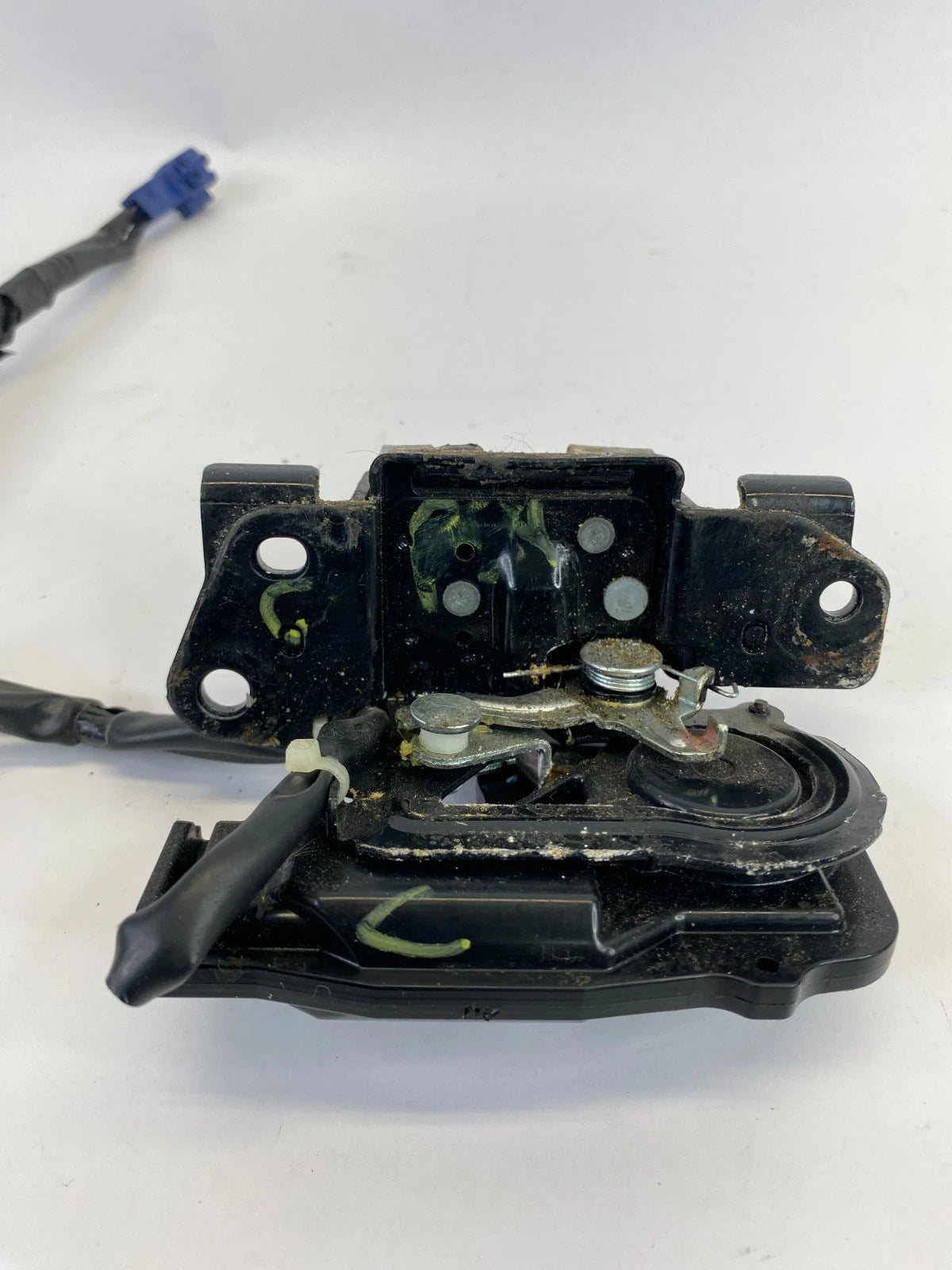 2010-2015 TOYOTA PRIUS REAR TRUNK LIFTGATE LOCK LATCH ACTUATOR RELEASE OEM