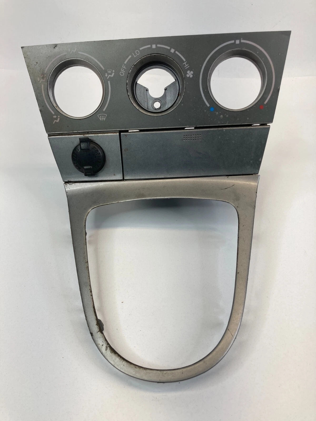03-08 TOYOTA MATRIX SHIFTER CLIMATE CONTROL TRIM BEZEL W STORAGE & POWER OUTLET