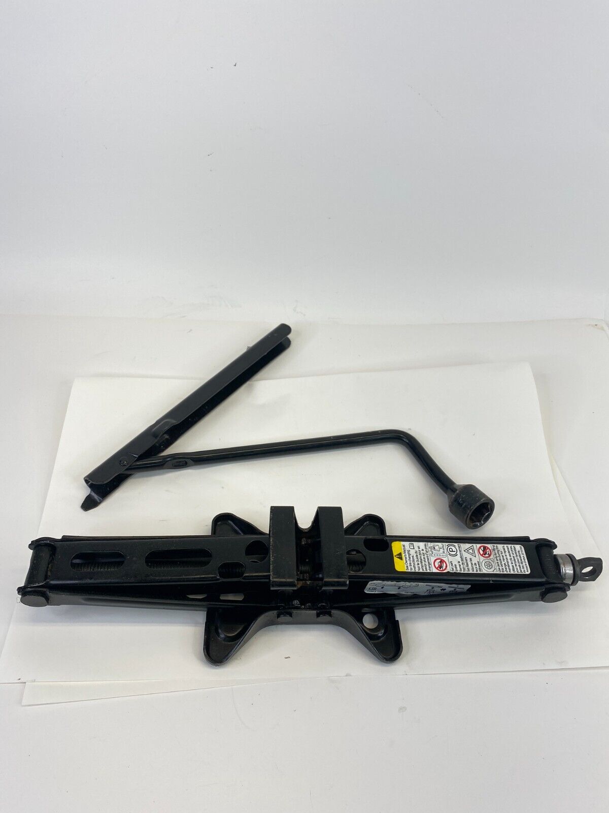 10-17 Chevrolet Equinox GMC Terrain Emergency Spare Tire Jack & Tool 13590429