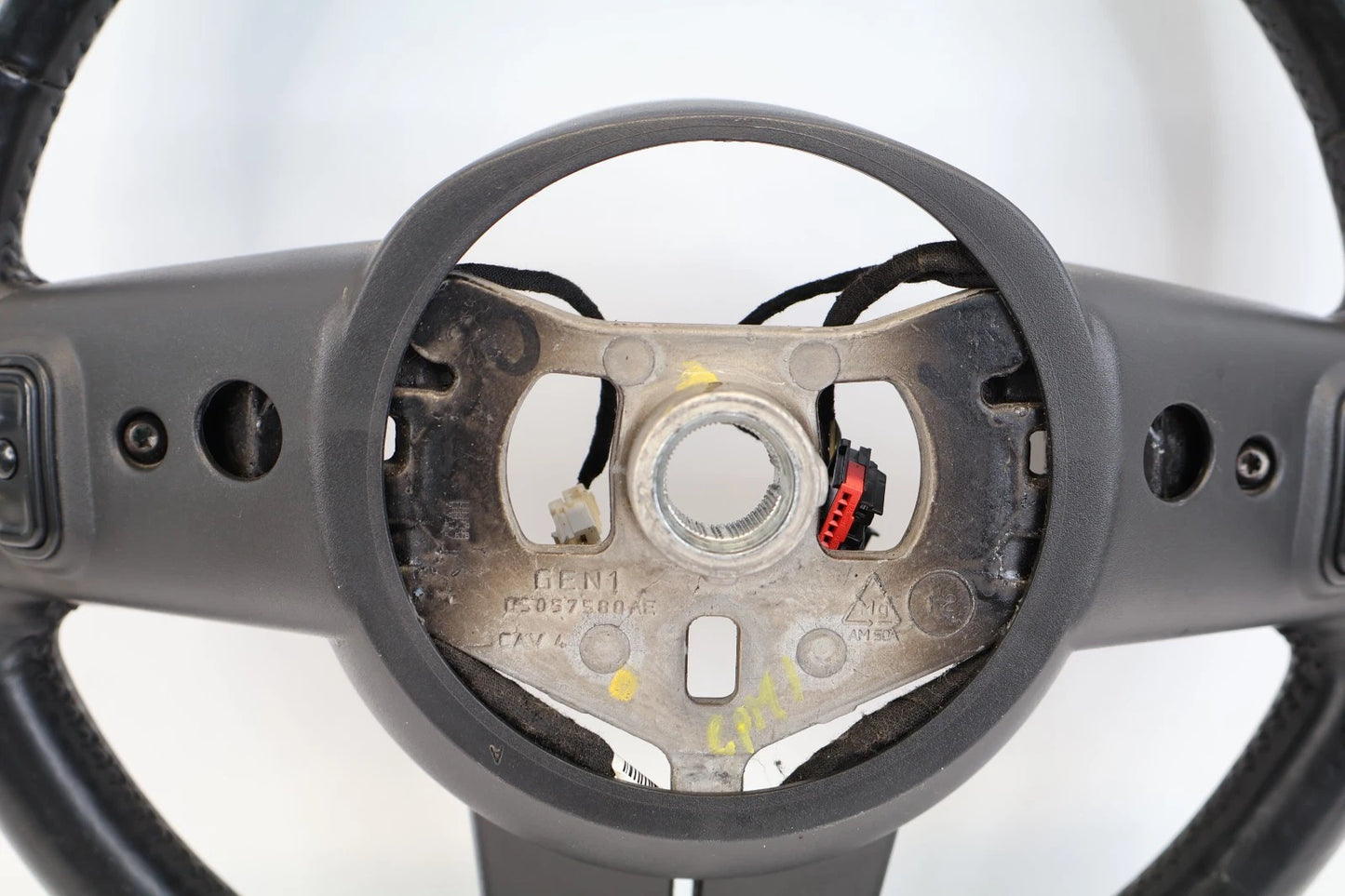 2011-2013 JEEP GRAND CHEROKEE STEERING WHEEL W/ CRUISE CONTROL SWITCH 05057580AE