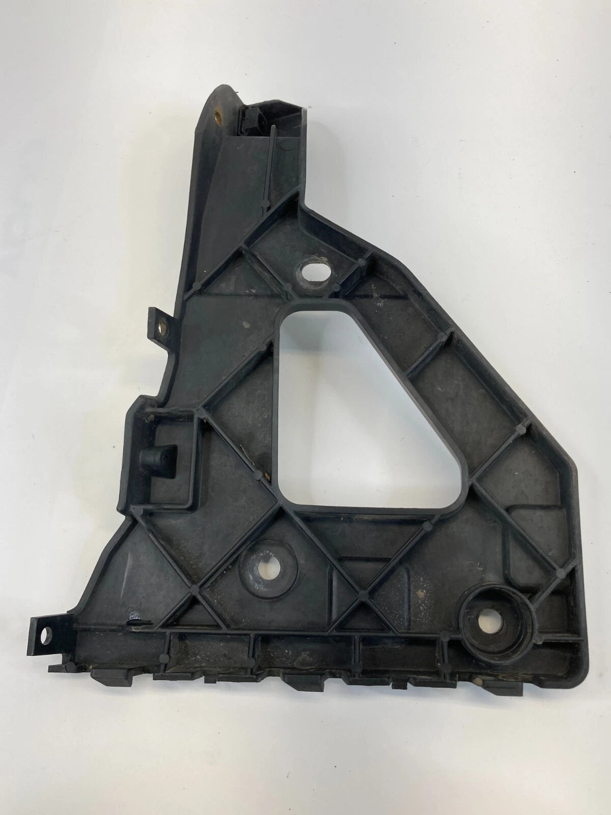 2006-2010 AUDI A6 QUATTRO FRONT LEFT BUMPER BRACKET SUPPORT GUIDE 4F0-807-227