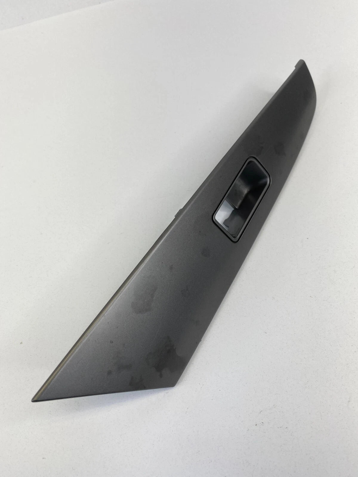2007-2009 MAZDA 3 MAZDA3 REAR LEFT SIDE DOOR POWER WINDOW SWITCH BEZEL B37F685L6