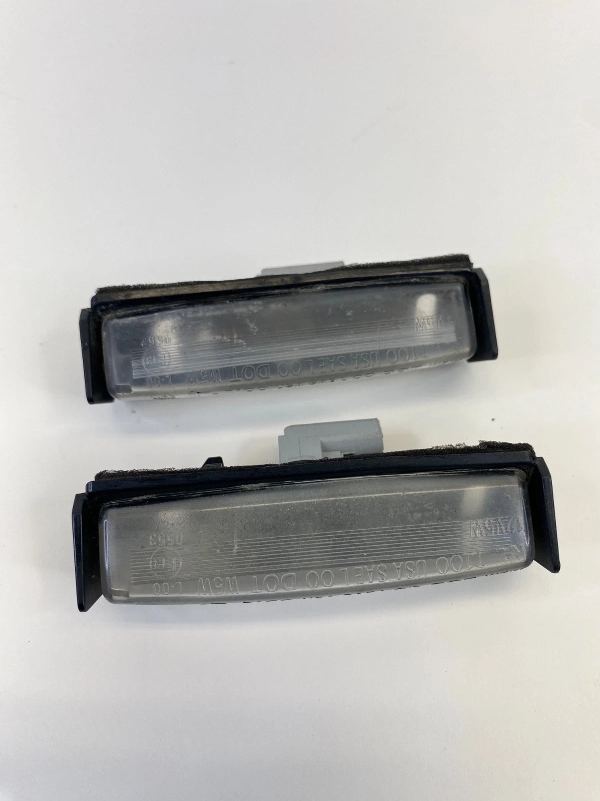 2002-2011 TOYOTA CAMRY SEDAN REAR LICENSE PLATE LIGHT LAMPS SET PAIR OEM