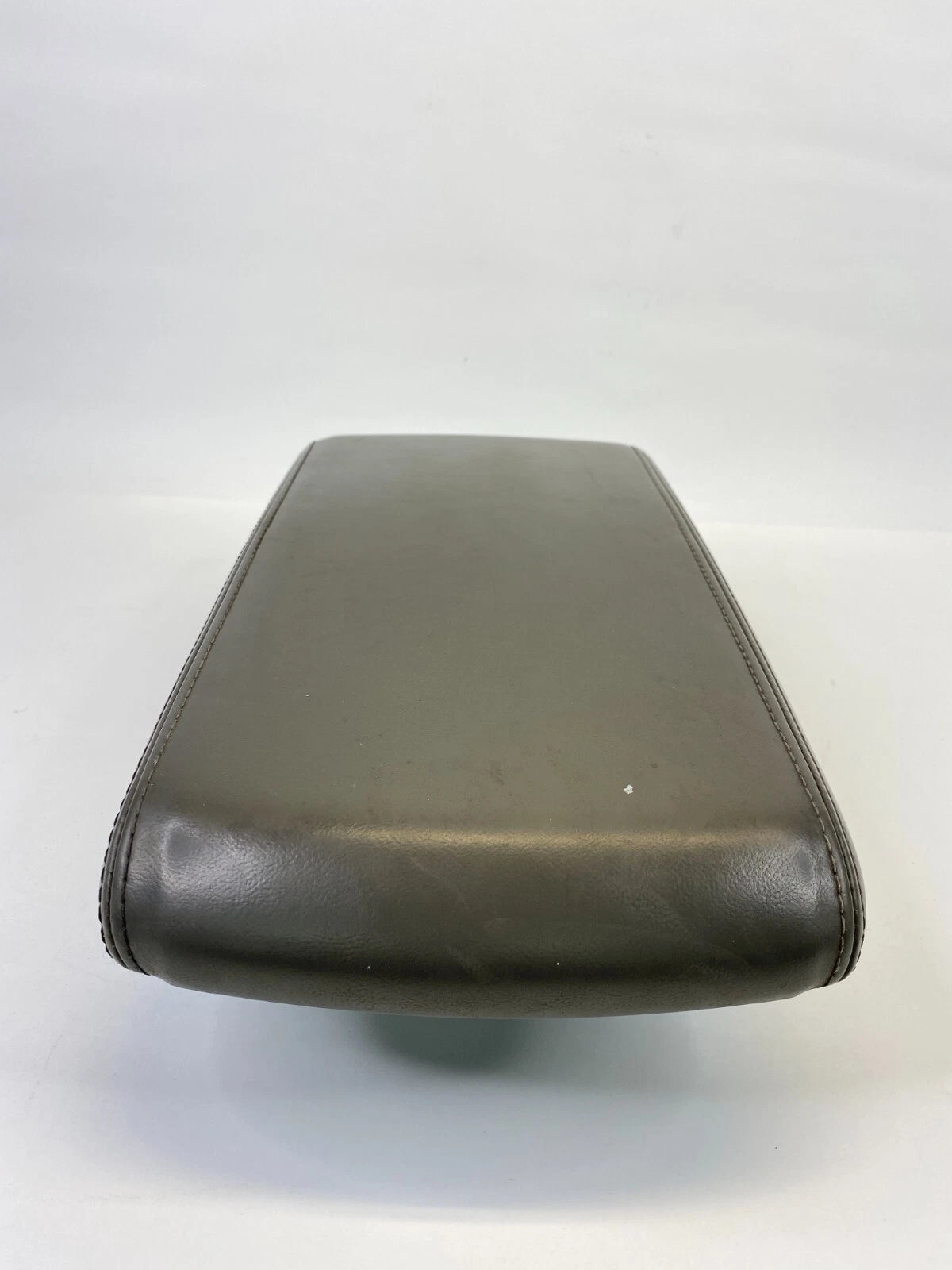 08 09 10 CHRYSLER 300 CHARGER CENTER CONSOLE LID ARMREST STORAGE COMPARTMENT OEM