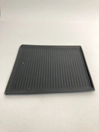 98 99 00 01 NISSAN ALTIMA SEDAN MAT TRAY STORAGE COMPARTMENT TRIM RUBBER LINER