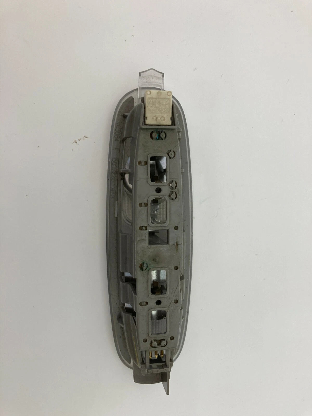 04 RAINIER 02-04 TRAILBLAZER FRONT LEFT LAMP COURTESY OVERHEAD DOME LIGHT LAMP