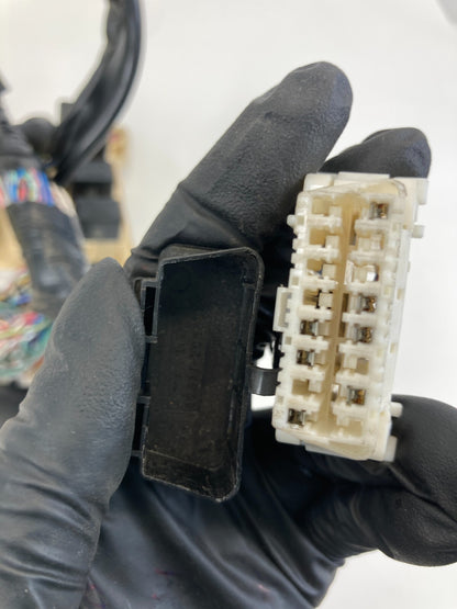 2001-2007 Toyota Highlander 3.0L V6 A/T Interior Cabin Dash Fuse Relay Box OEM