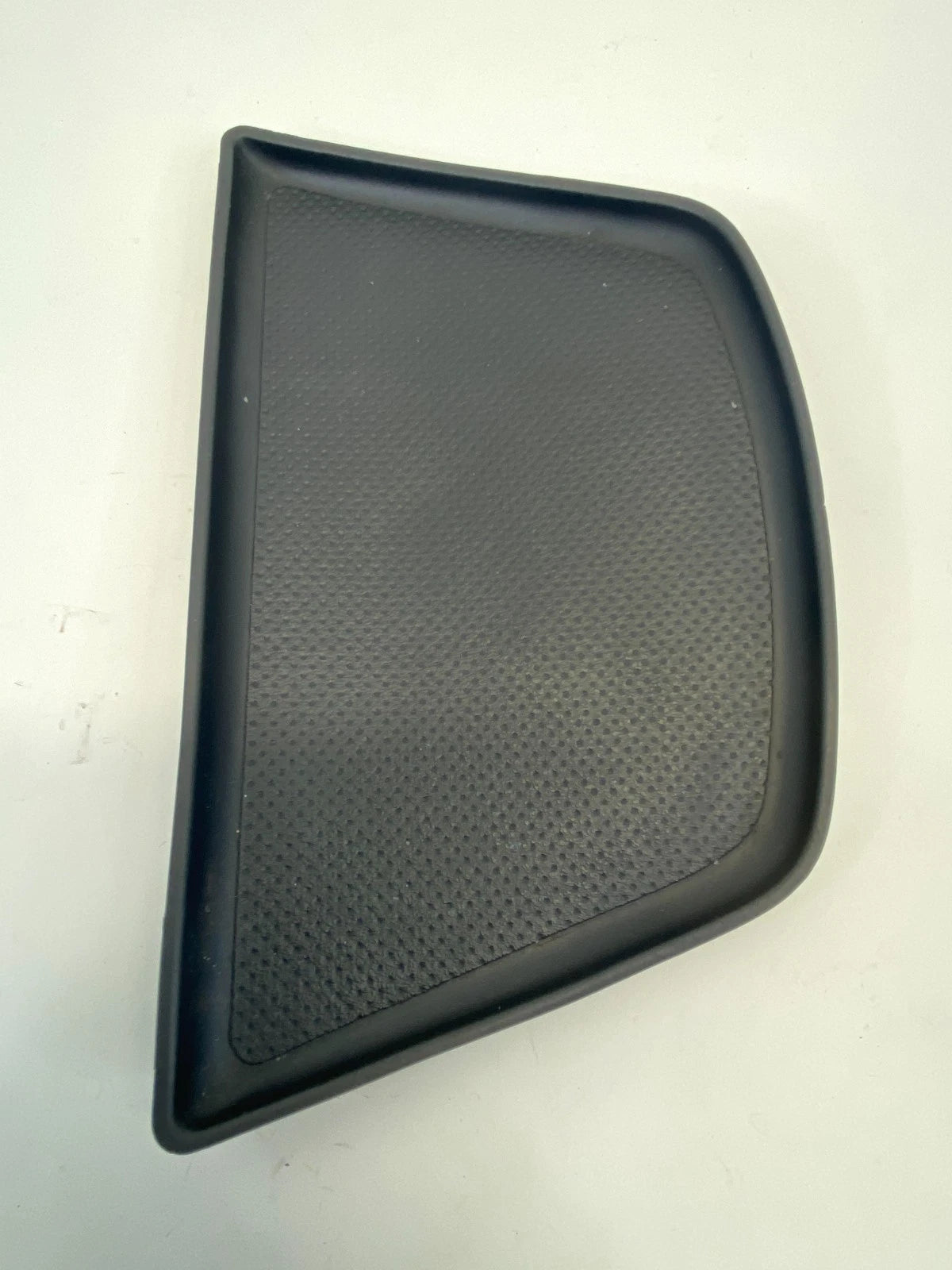 2011-2015 CHEVROLET CRUZE CENTER CONSOLE STORAGE COVER MAT LID GMJ300L12041