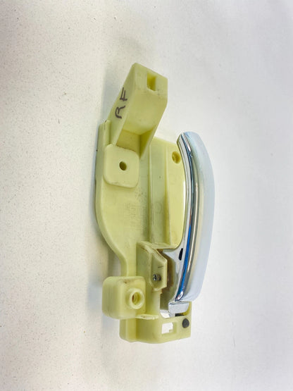 2010-2012 DODGE CALIBER FRONT RIGHT SIDE INTERIOR INNER DOOR HANDLE 1NS5065Z0AA