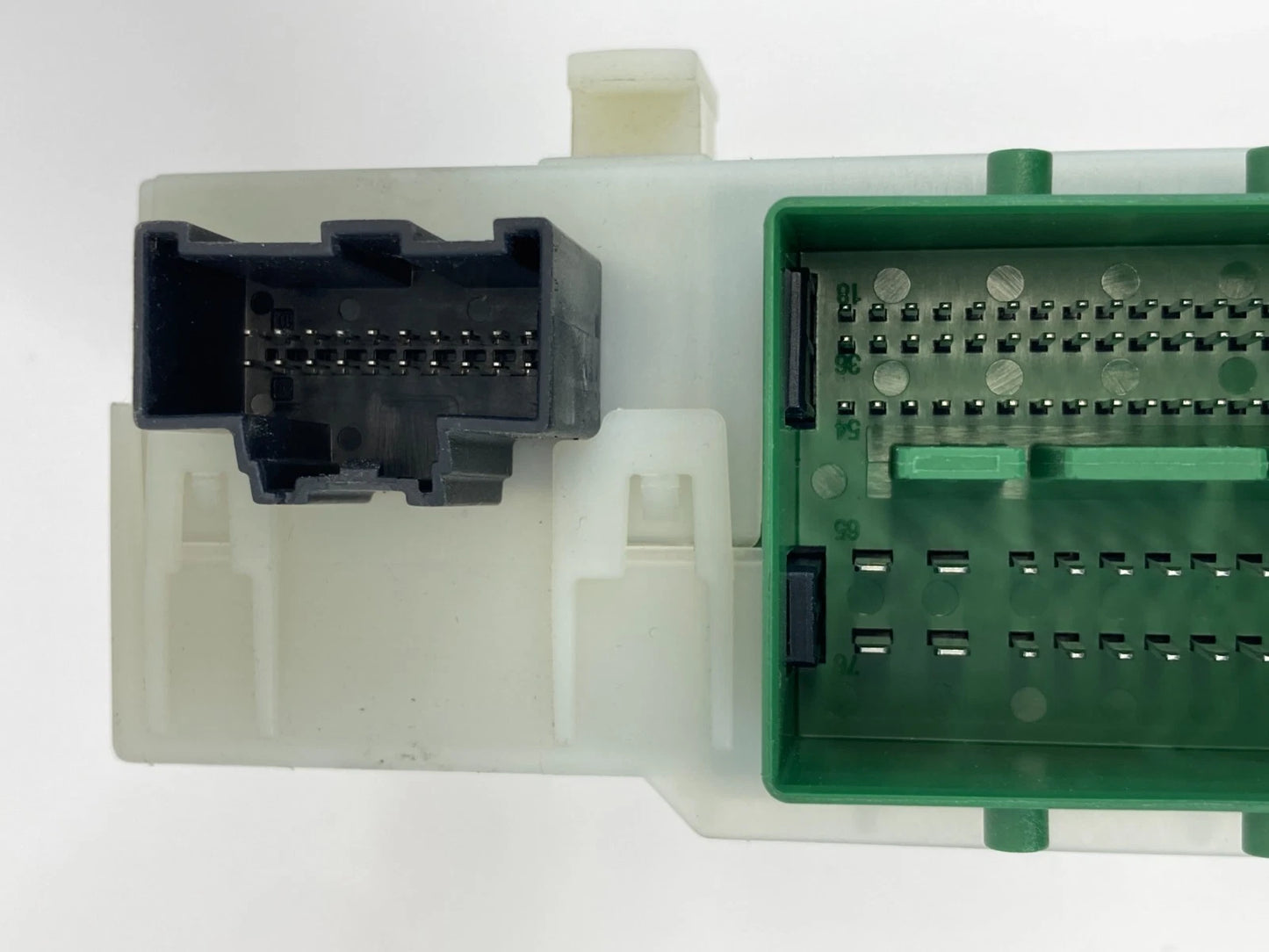 08-12 LAND ROVER LR2 INTERIOR CABIN FUSE RELAY JUNCTION BOX 6G9T-14D572-KA OEM