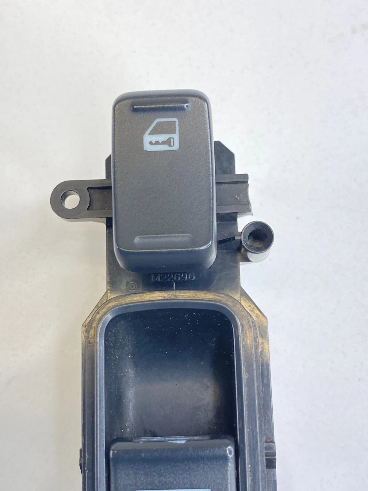 2003-2008 HONDA ACCORD SEDAN FRONT RIGHT DOOR WINDOW BUTTON SWITCH M22699 OEM
