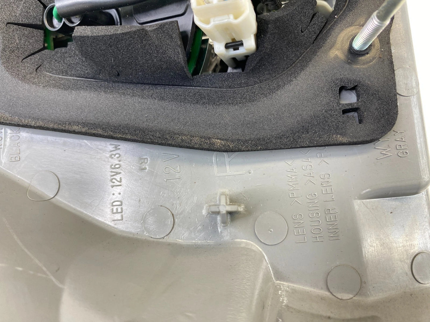 2007-2009 LEXUS RX350 RIGHT PASSENGER SIDE QUARTER PANEL MOUNTED TAIL LIGHT OEM