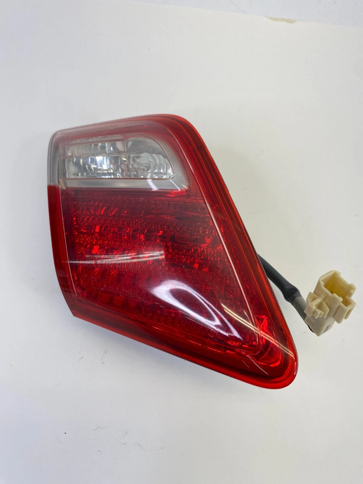 2007-2009 TOYOTA CAMRY REAR LEFT SIDE TRUNK LID INNER TAILLIGHT TAIL LIGHT LAMP