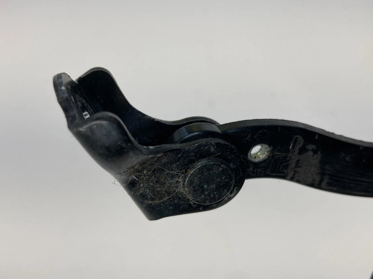 2007 2008 INFINITI G35 SEDAN REAR RIGHT SIDE DOOR CHECK STOP STOPPER DETENT