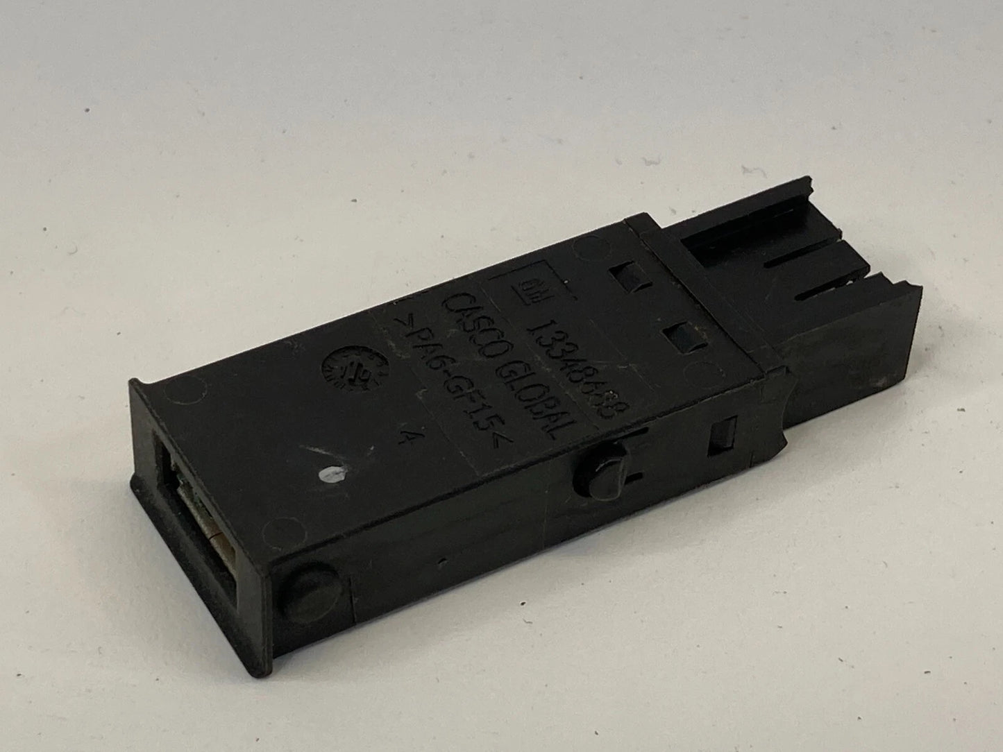 2011 BUICK REGAL CENTER CONSOLE AUX USB PORT SOCKET 13348688 OEM