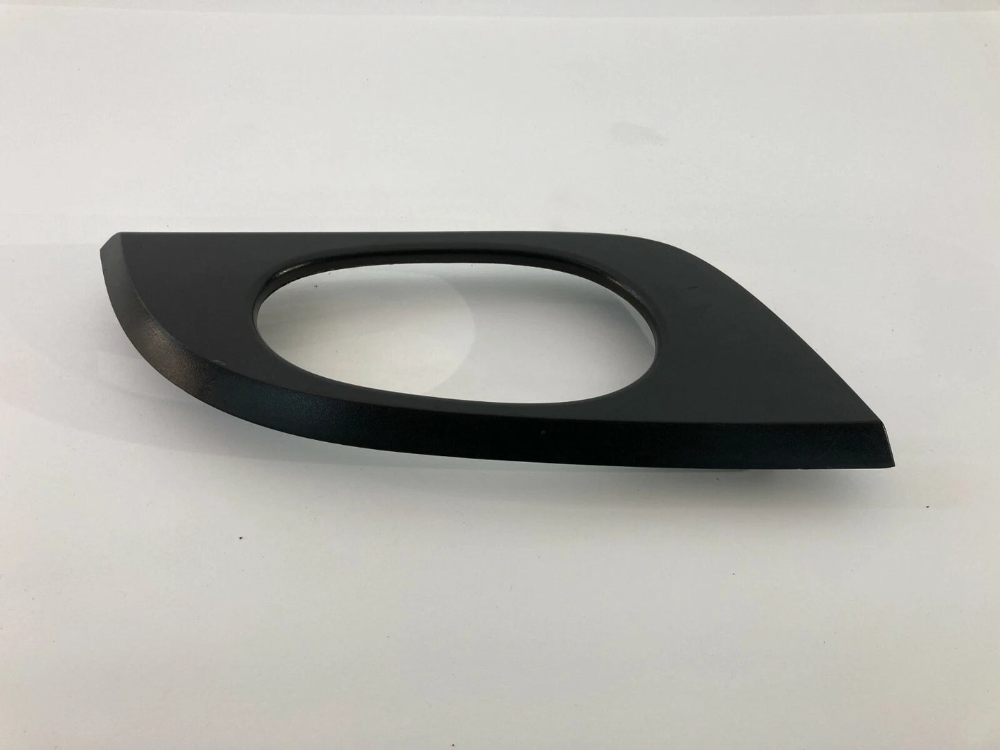 02-09 GMC ENVOY 02-06 ENVOY XL LEFT DRIVER SIDE INNER DOOR HANDLE COVER BEZEL