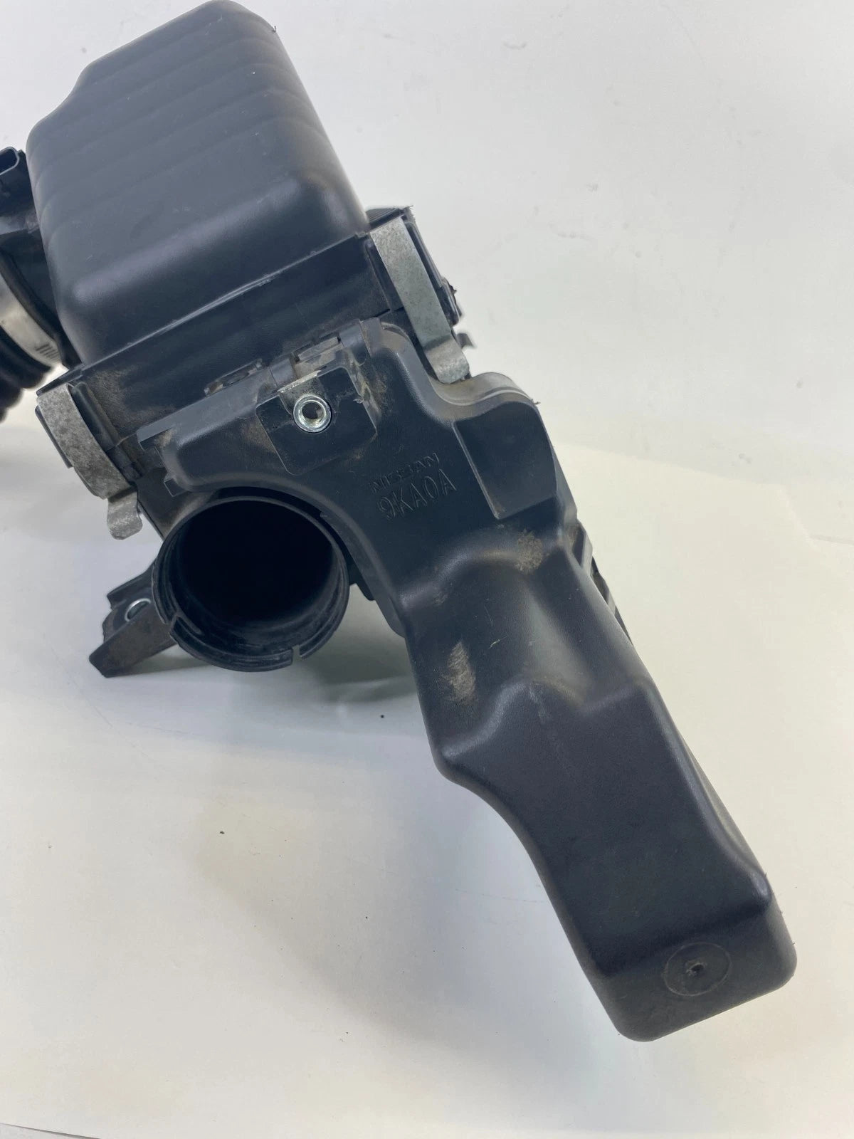 2014-2019 Nissan Versa Note 1.6L L4 Air Intake Cleaner Filter Box Assy w/ Hose