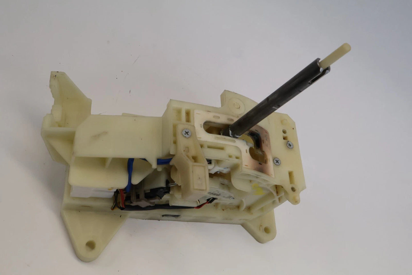 2014-2016 HYUNDAI ELANTRA AUTOMATIC TRANSMISSION FLOOR GEAR SHIFTER LEVER HANDLE