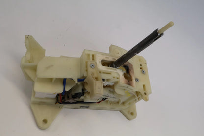 2014-2016 HYUNDAI ELANTRA AUTOMATIC TRANSMISSION FLOOR GEAR SHIFTER LEVER HANDLE