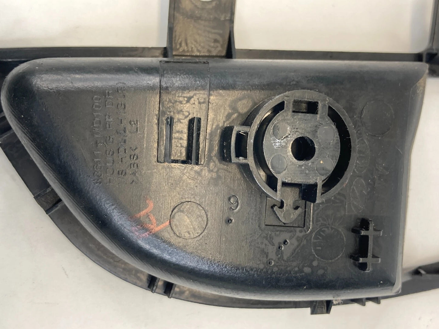 11-16 HYUNDAI ELANTRA REAR LEFT INTERIOR DOOR HANDLE BEZEL COVER 83611-MD100 OEM