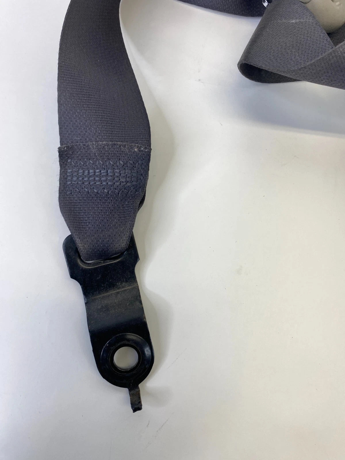2005 CHRYSLER 300 FRONT RH PASSENGER SEAT BELT RETRACTOR UNIT 0UX521DVAE OEM