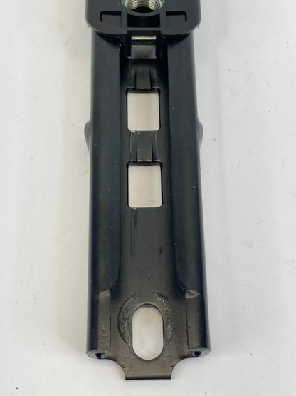 06 07 MERCEDES-BENZ ML500 FRONT RIGHT SIDE SEAT BELT HEIGHT ADJUSTER A2118600688