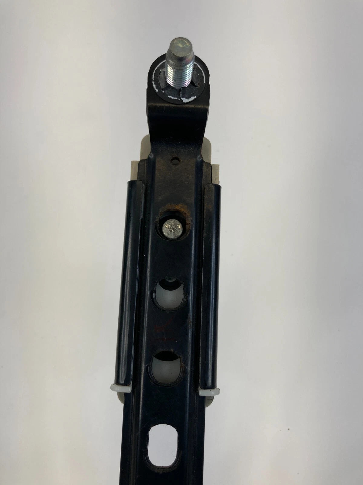 2008-2013 NISSAN ROGUE FRONT RIGHT PASSENGER SIDE SEAT BELT HEIGHT ADJUSTER OEM