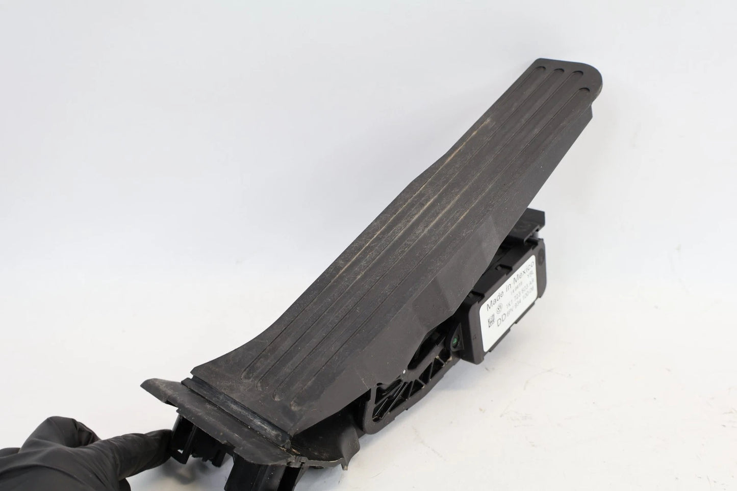 2012-2022 VOLKSWAGEN PASSAT 11-18 JETTA AT GAS ACCELERATOR PEDAL 1K1723503AR OEM