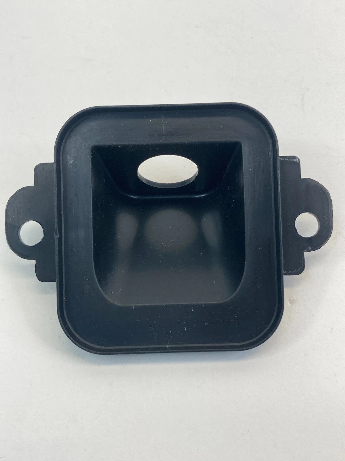 2004-2009 MAZDA 3 MAZDA3 GLOVE BOX STORAGE COMPARTMENT LIGHT BRACKET SUPPORT OEM
