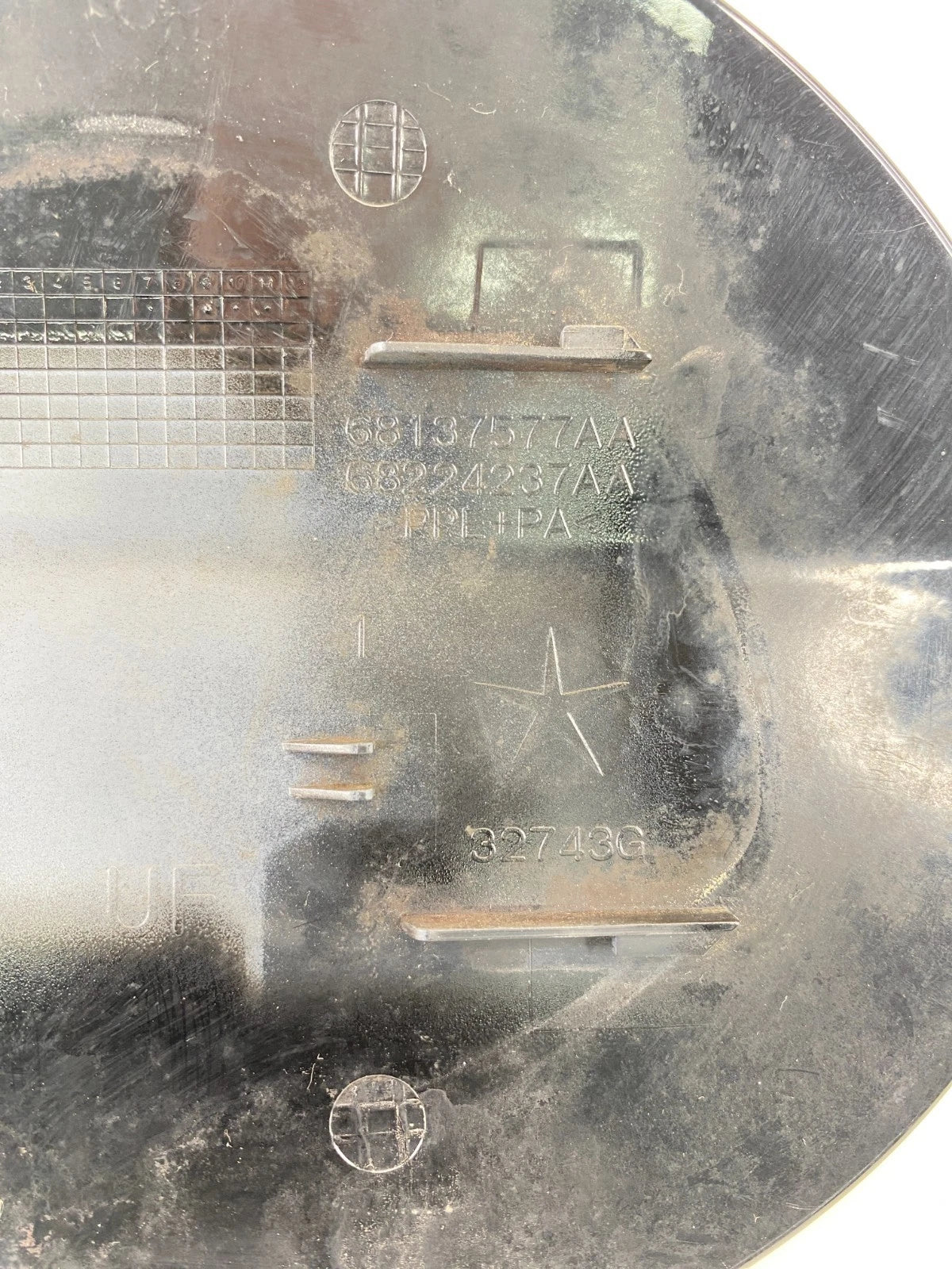 2015-2017 Chrysler 200 Fuel Filler Tank Gas Door Outer Cover Lid 68137577AA OEM