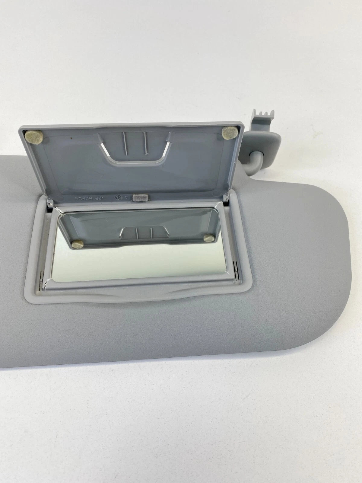 04-08 MAZDA 3 MAZDA3 SEDAN RIGHT PASSENGER SIDE SUNVISOR SUN VISOR SHADE GRAY
