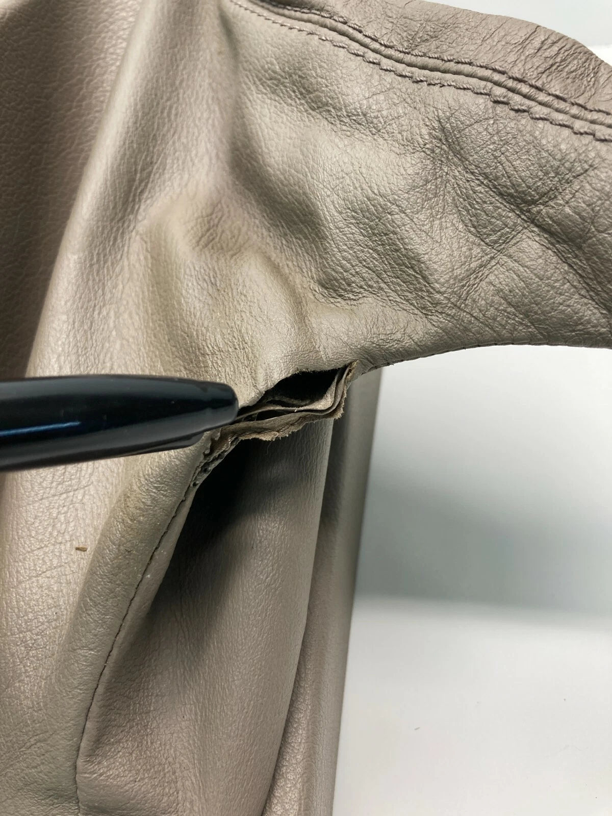 1994 1995 BMW 540I REAR CENTER CONSOLE COVER PANEL W/ BRAKE HANDLE BOOT OEM