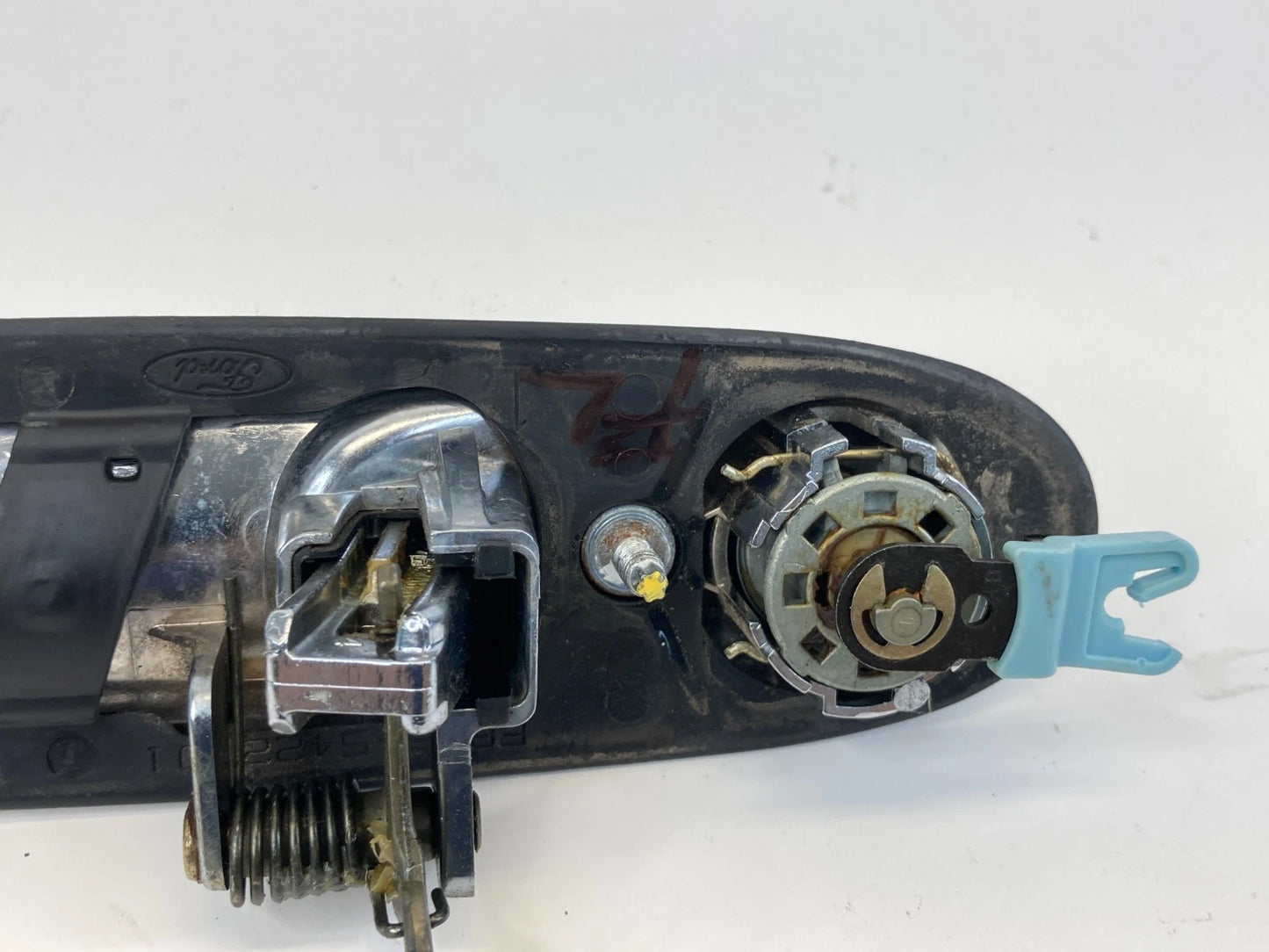 1998-2002 LINCOLN TOWN CAR FRONT LEFT EXTERIOR DOOR HANDLE ASSY 938-3000-ASM OEM