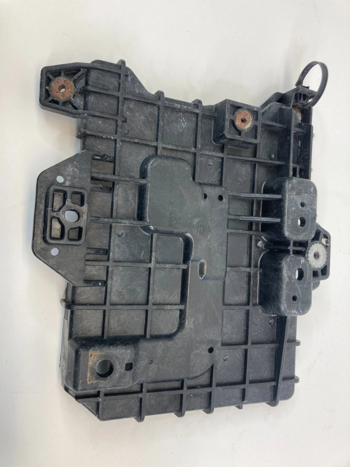 2012-2017 KIA RIO BATTERY TRAY PAD HOLDER COVER TRIM 37150-1W100 OEM