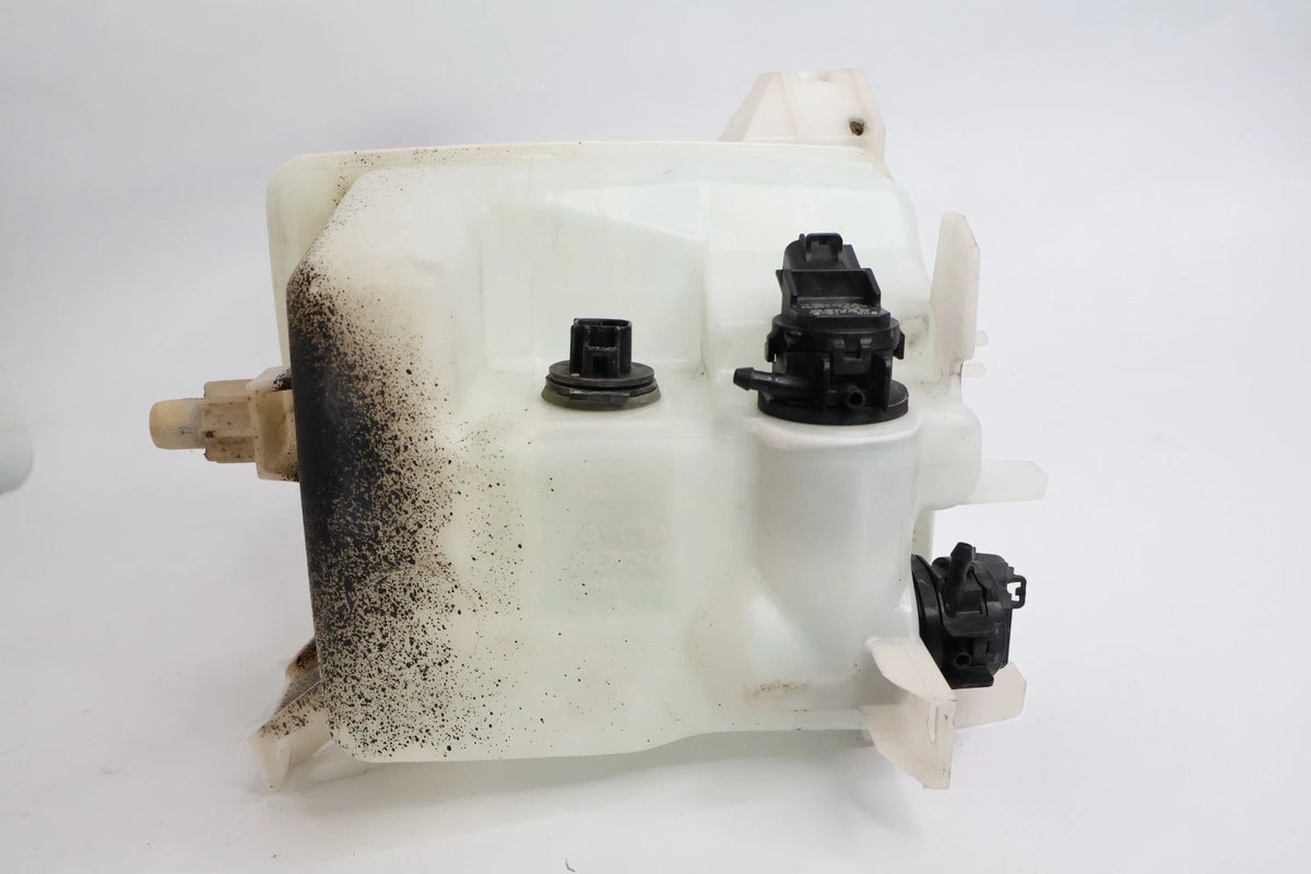 2004-2020 TOYOTA SIENNA WINDSHIELD WASHER FLUID RESERVOIR WITH PUMP 060851-096
