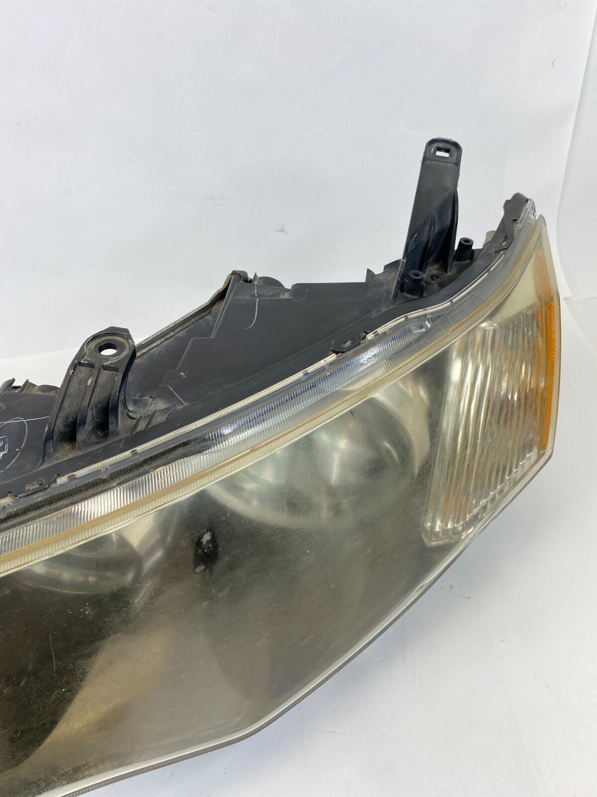 2009 09 Mitsubishi Outlander Left Driver Side Headlight Headlamp Halogen OEM