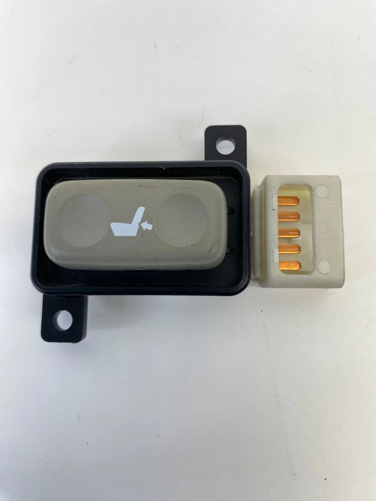 2007-2011 TOYOTA CAMRY FRONT LEFT SEAT LUMBAR CONTROL SWITCH 182850 OEM