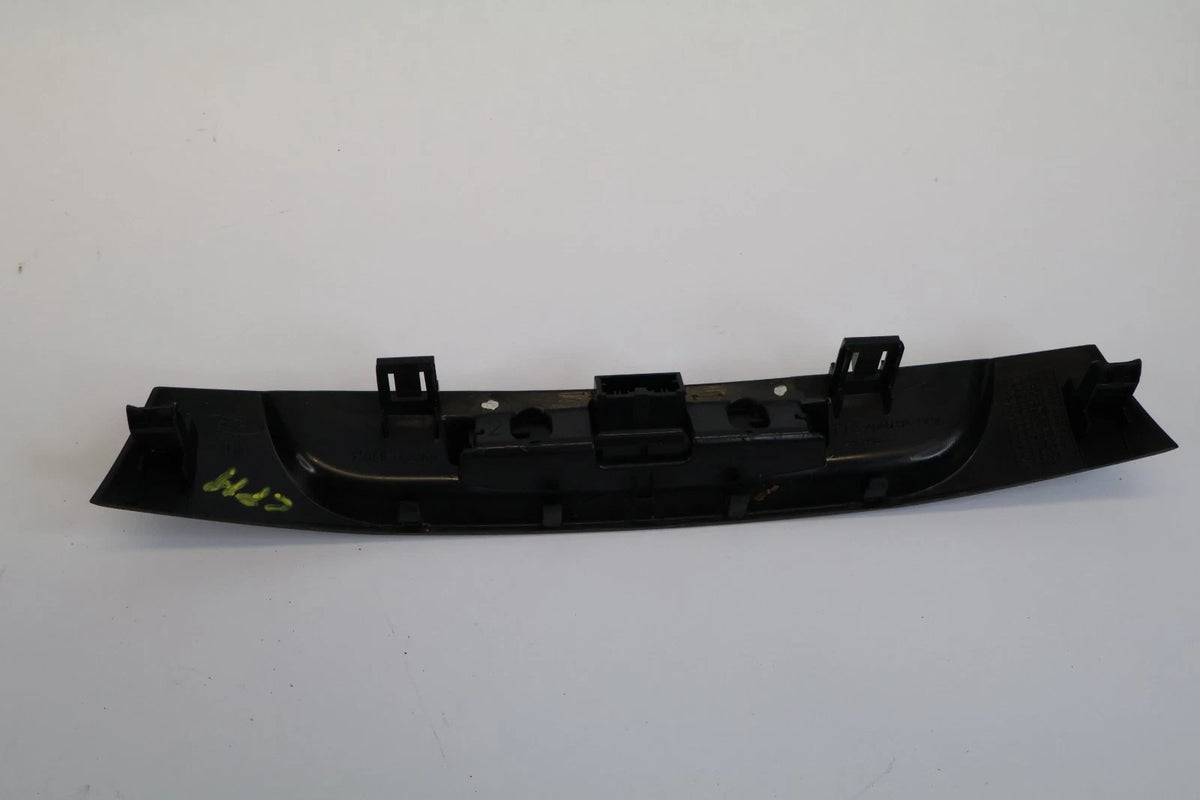 2015-2018 FORD FOCUS DASH PASSENGER LIGHT DISPLAY INDICATOR F1EB-A046B74-BCW OEM