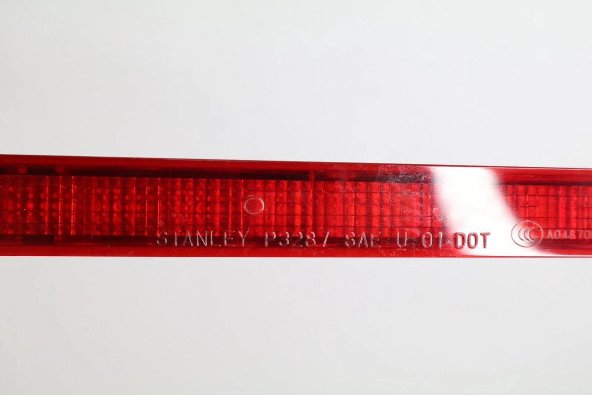 2004-2008 ACURA TL SEDAN REAR HIGH MOUNT THIRD 3RD BRAKE STOP LIGHT LED OEM
