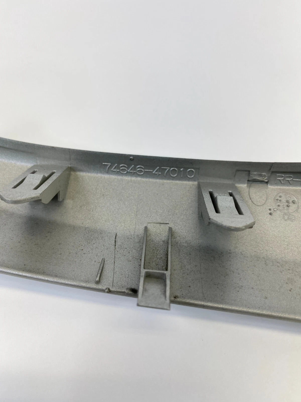 10 11 TOYOTA PRIUS REAR LEFT INTERIOR DOOR PULL HANDLE TRIM COVER 74646-47010