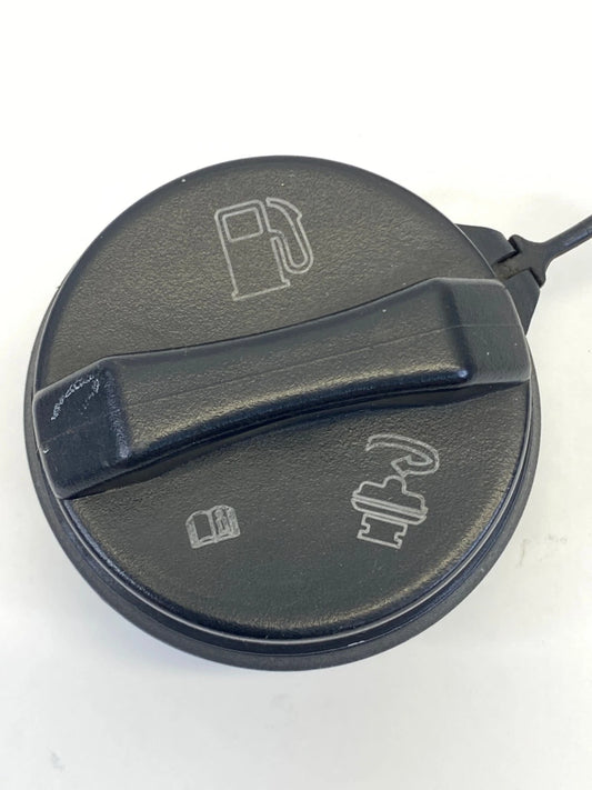 2006-2011 CHEVROLET HHR FUEL TANK FILLER CAP ASSEMBLY WITH TETHER OEM FACTORY