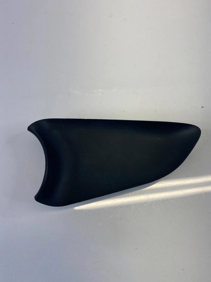 09 10 PONTIAC VIBE 09-13 MATRIX FRONT RIGHT INNER DOOR HANDLE BEZEL CAP COVER