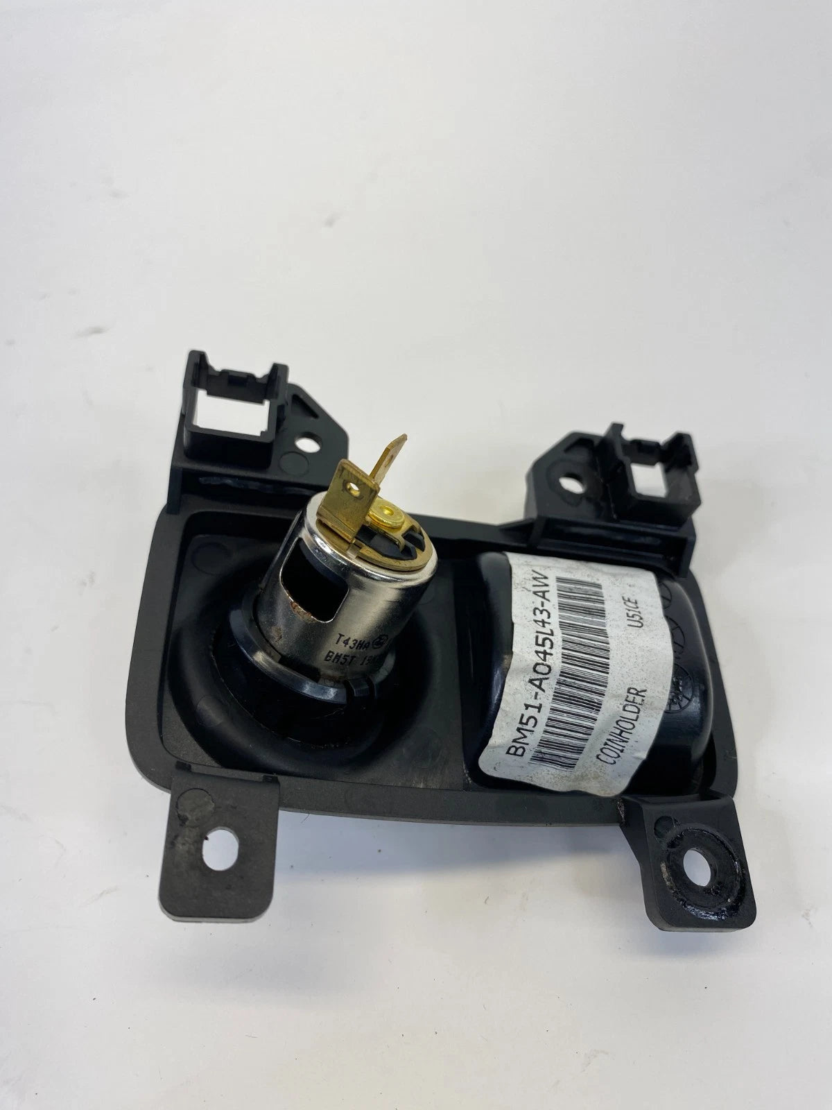 12-14 FORD FOCUS FRONT CENTER CONSOLE 12V POWER OUTLET SOCKET BM51-A045L43-AW