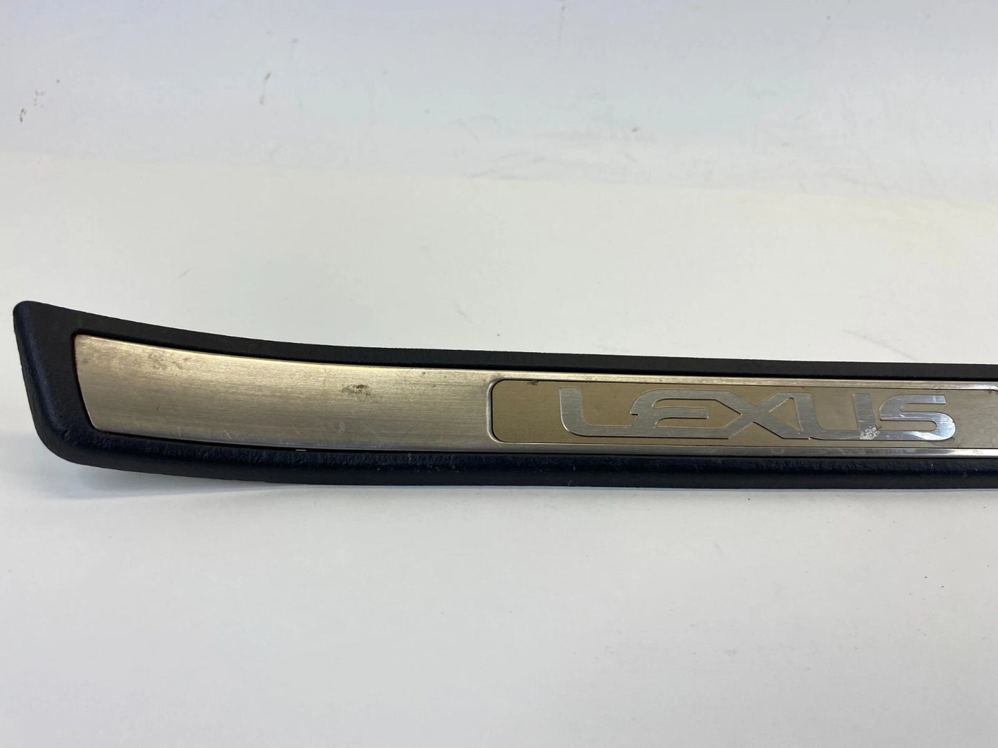 2000-2003 LEXUS RX300 REAR RIGHT PASSENGER DOOR SILL SCUFF PLATE OEM 67915-48020