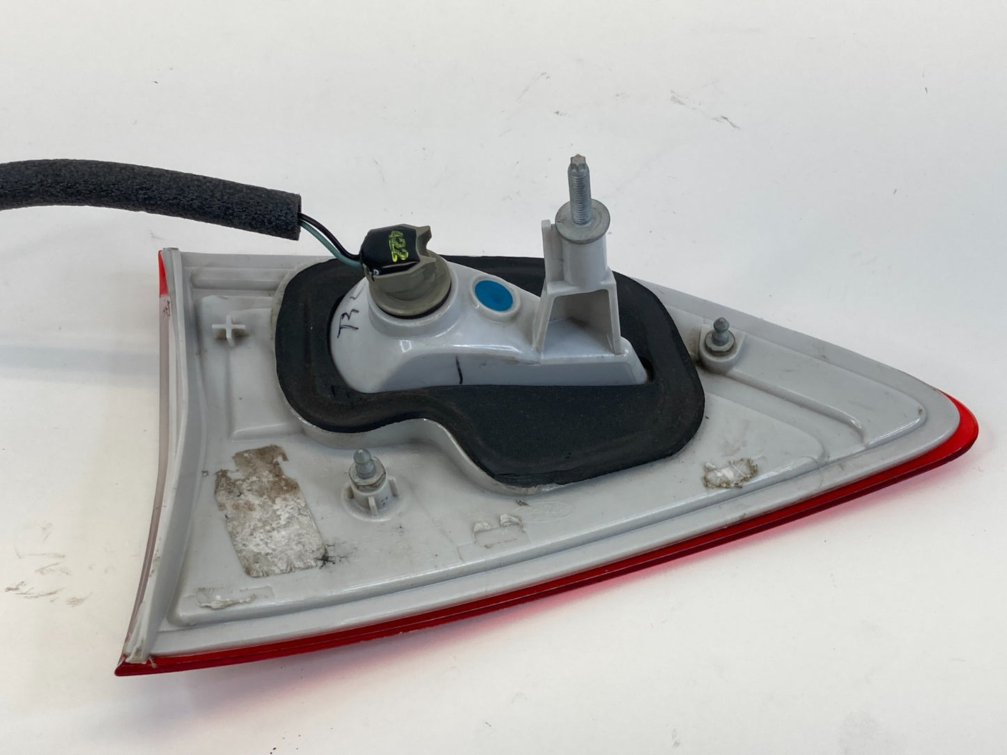 2013 2014 2015 2016 Ford Escape Left Side Inner Trunk Tail Light Taillight OEM