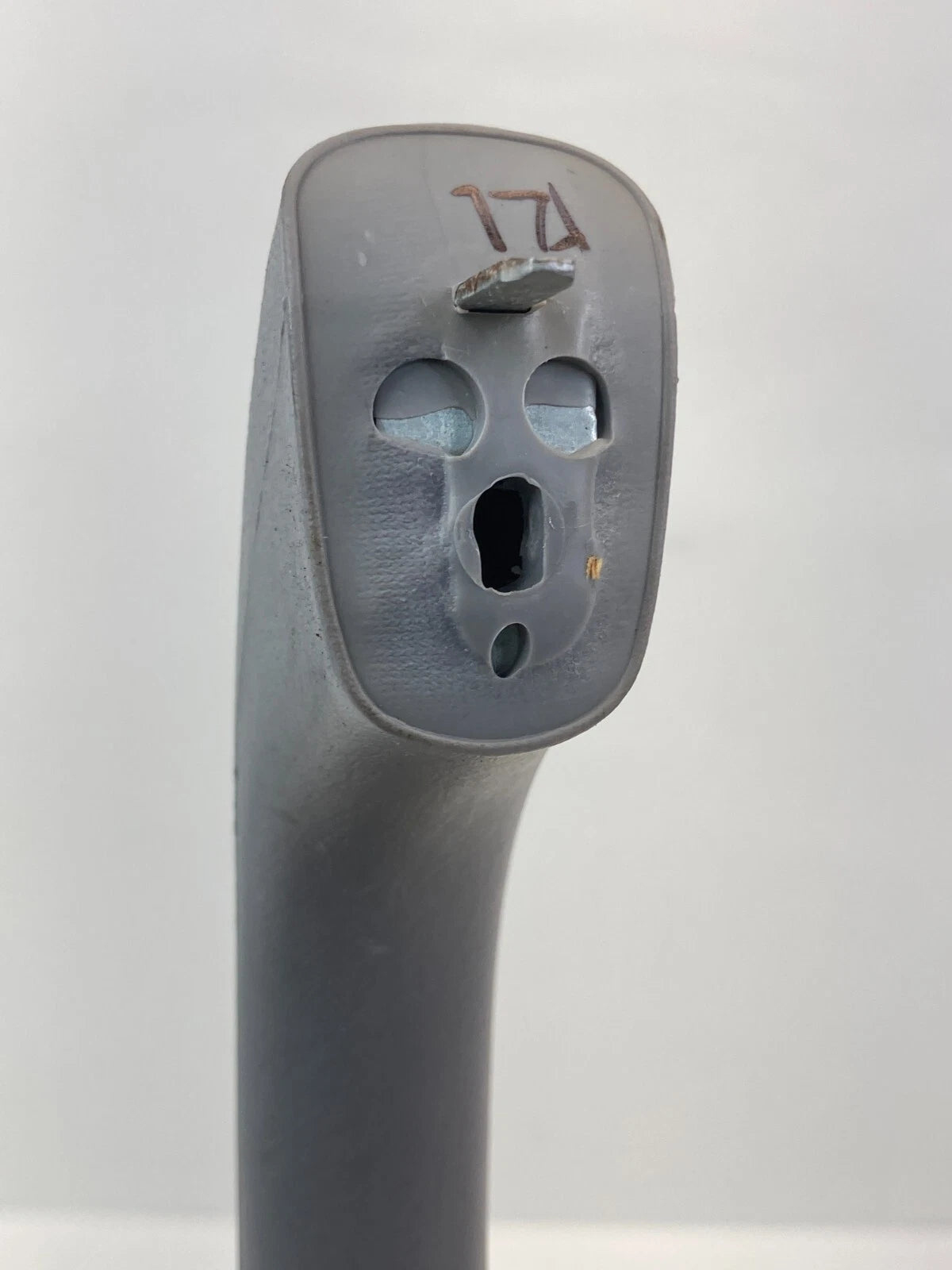 98-02 HONDA ACCORD SEDAN INNER ROOF REAR RIGHT SIDE GRAB HANDLE ASSIST GRAY OEM