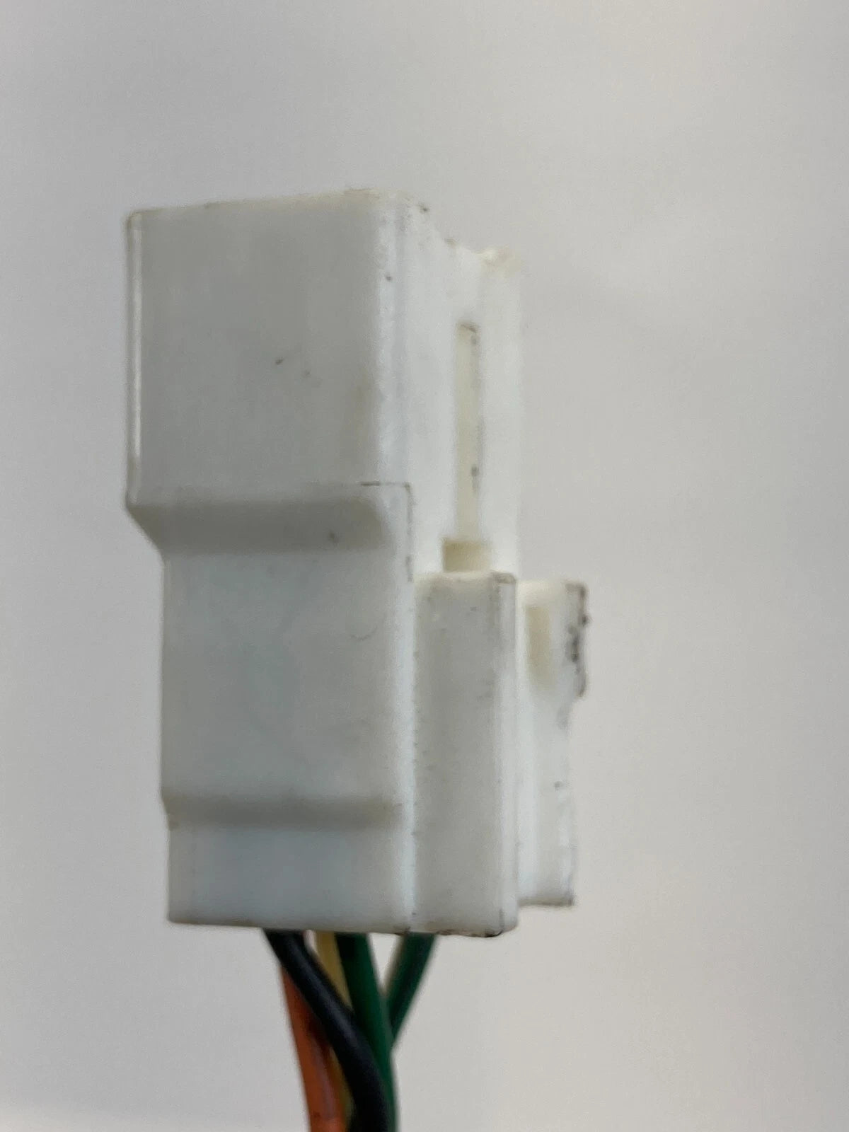 08-11 HYUNDAI ACCENT REAR LEFT SIDE TAIL LIGHT TAILLIGHT WIRE PLUG CONNECTOR