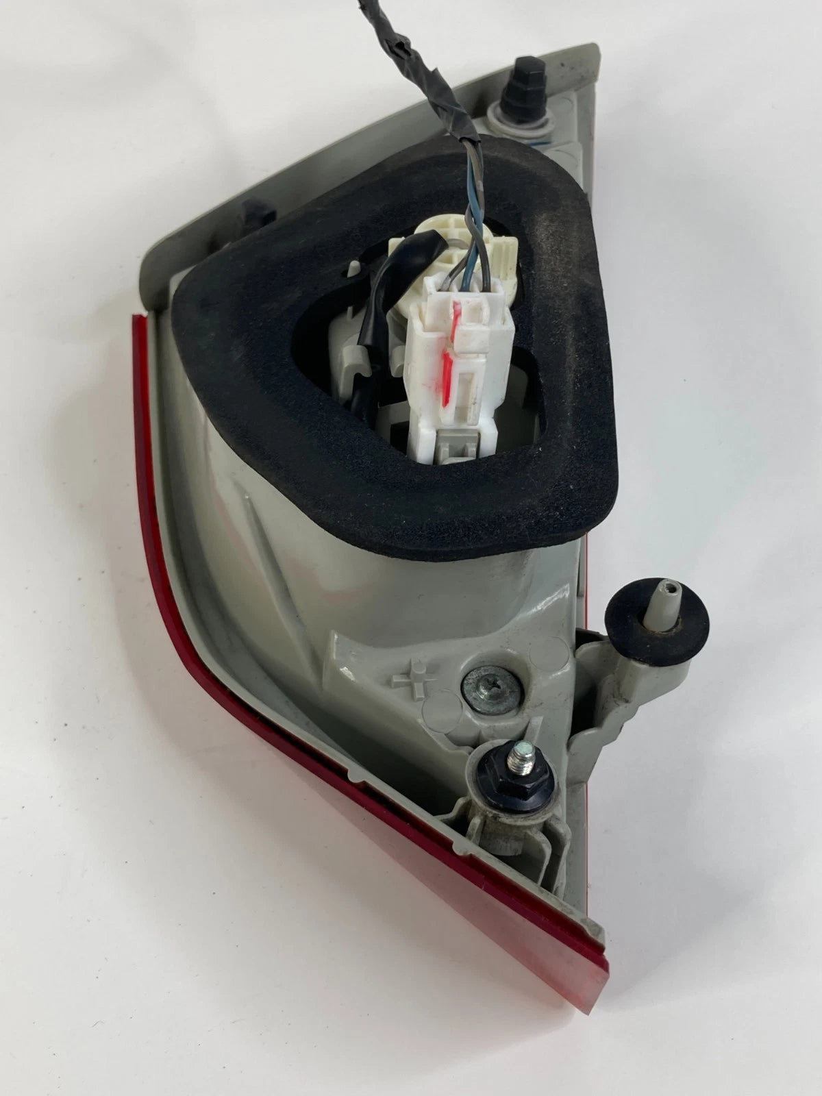 2011-2014 HYUNDAI SONATA TAIL LIGHT LAMP RIGHT PASSENGER INNER TRUNK 924043Q OEM