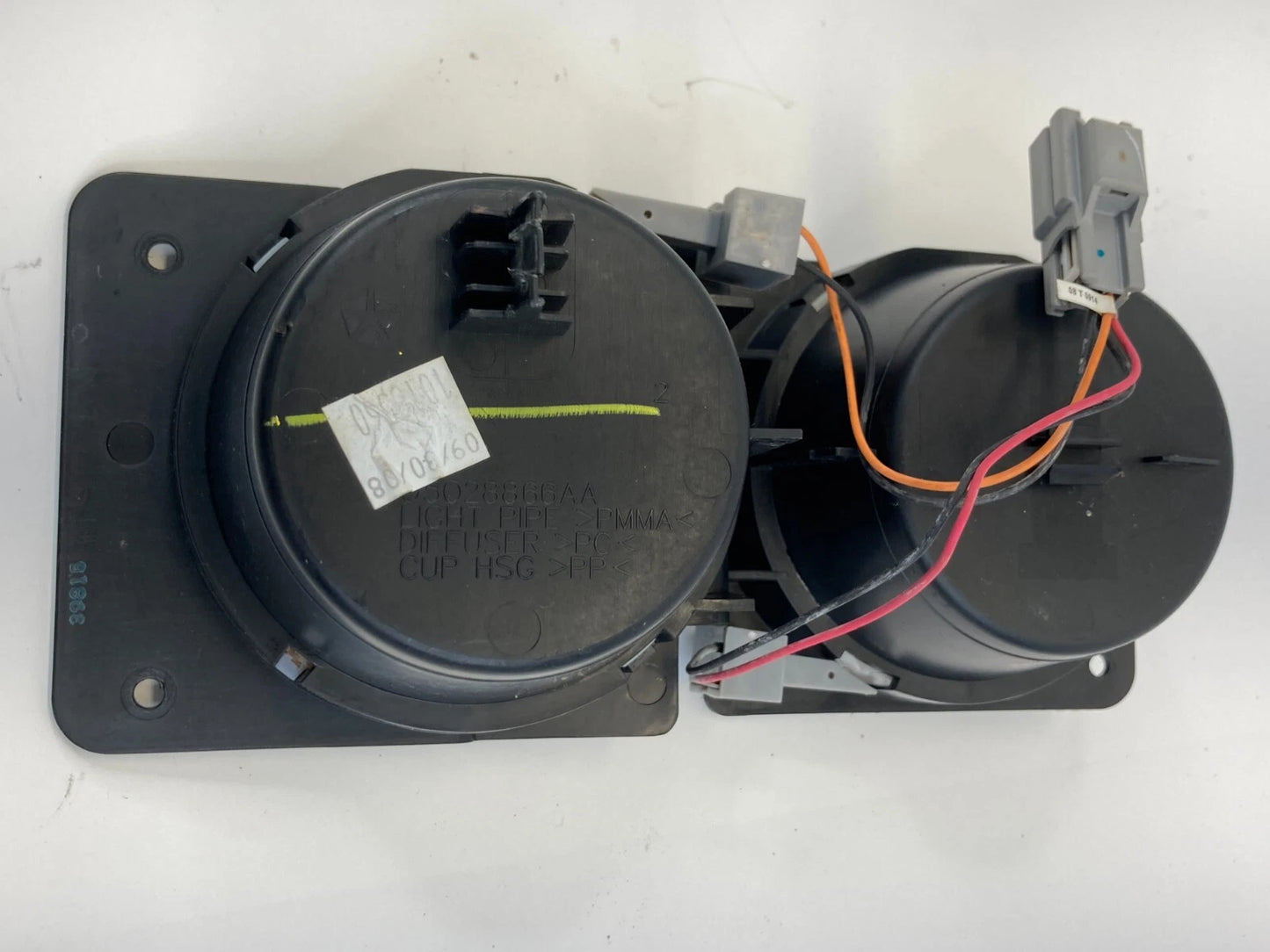 2007-2009 DODGE CALIBER CENTER CONSOLE DUAL CUP HOLDER CUPHOLDER 5028866AA OEM