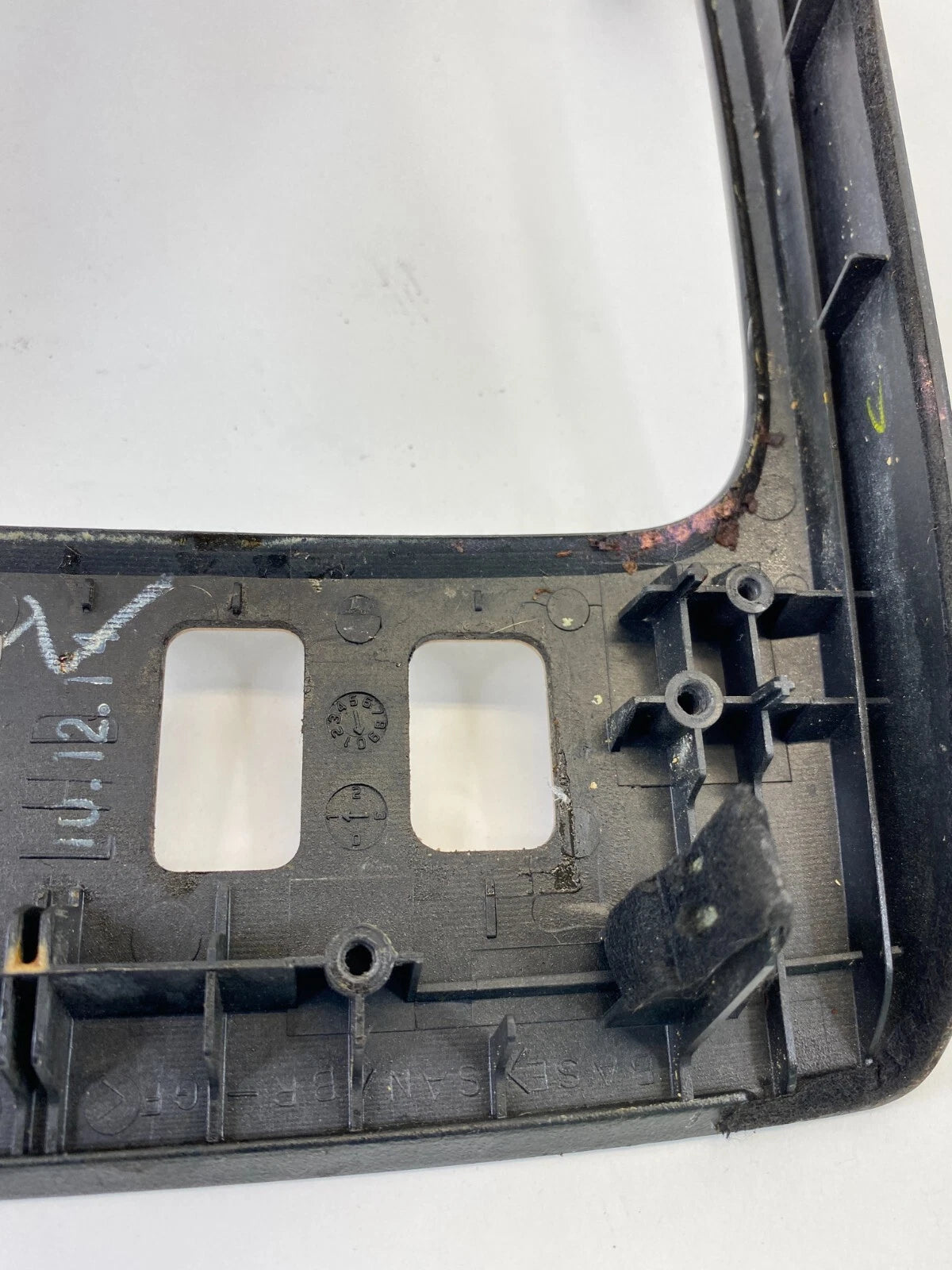 1998-2001 LEXUS GS300 GS 300 FRONT CENTER CONSOLE SWITCH TRIM BEZEL ASSEMBLY OEM